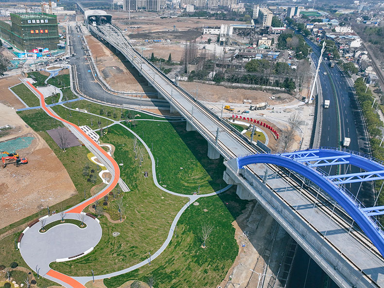 宁马轻轨慈湖站站前绿化提升工程(一期)